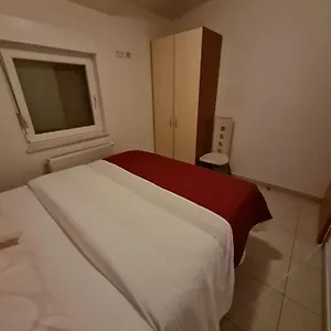 Apartment And Niki 2, Kaštela